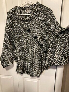 Papillon Black and White Sweater, Size Medium